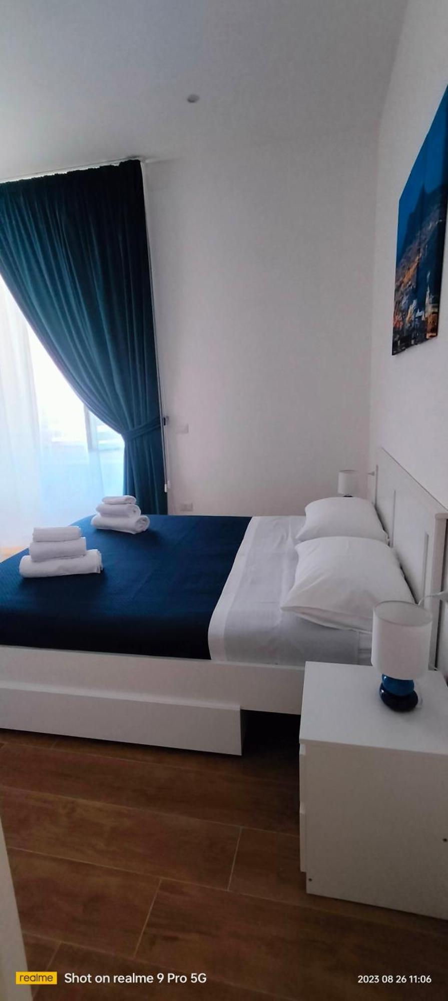 Bed and Breakfast Le Follie Parthenopee Napoli Esterno foto